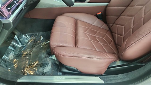 Used 2025 BMW i7 eDrive50 image 37