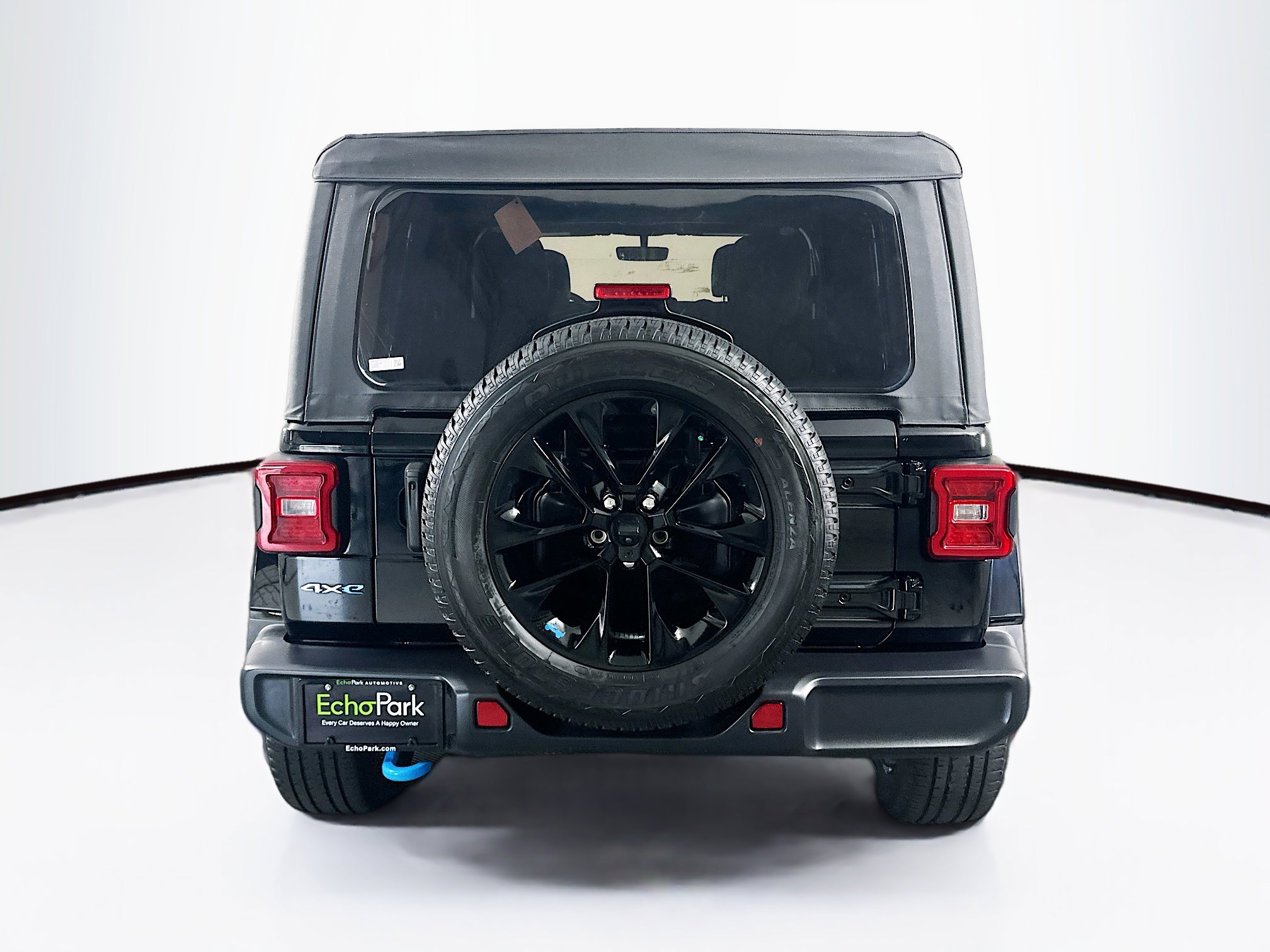 Used 2023 Jeep Wrangler Sahara image 7