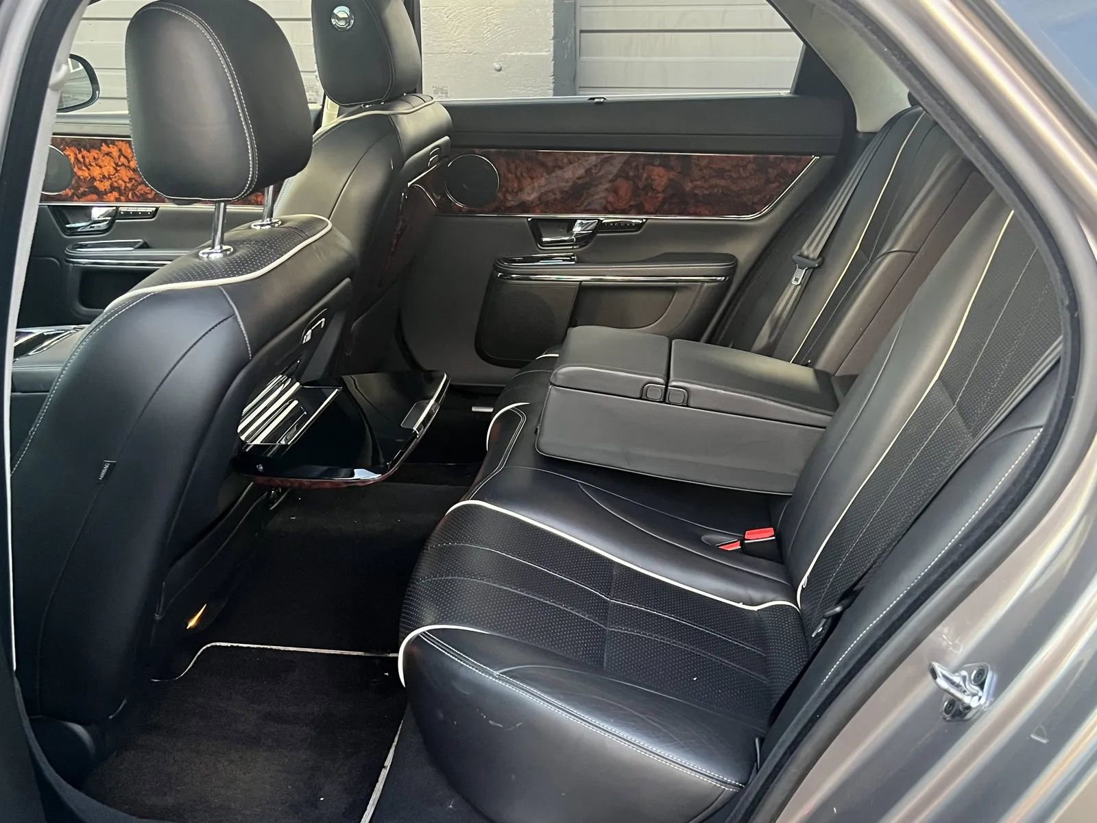 Used 2011 Jaguar XJ L RWD image 13