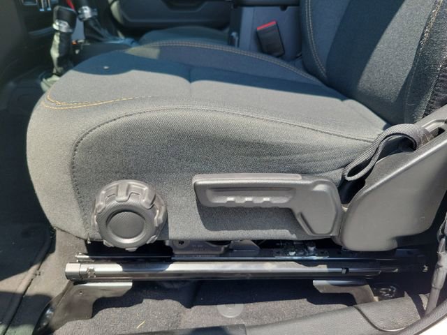 Used 2025 Jeep Wrangler Sport S AWD/4WD image 14