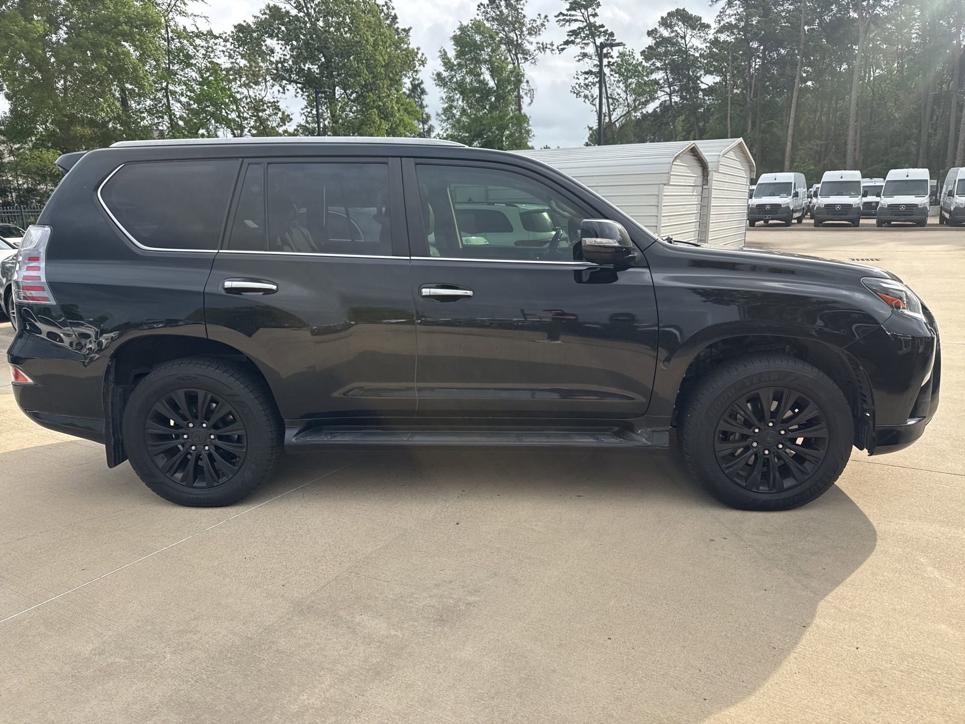 Used 2020 Lexus GX 460 Luxury w/ Accessory Package image 3