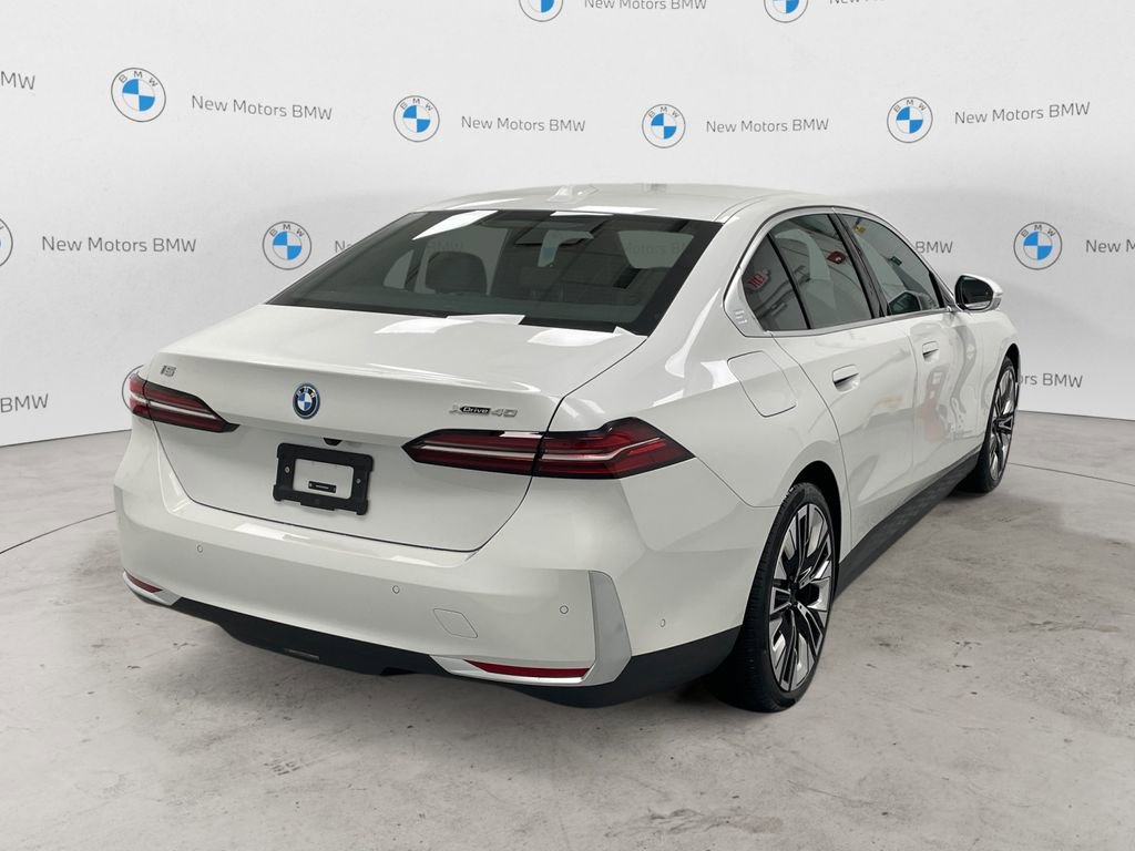 New 2026 BMW i5 eDrive40 image 5