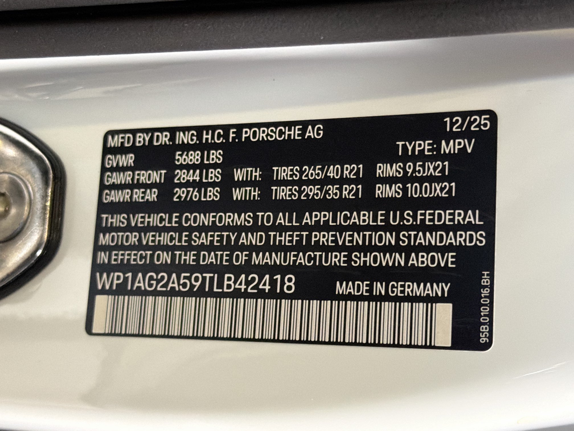 Certified 2026 Porsche Macan S AWD/4WD image 43