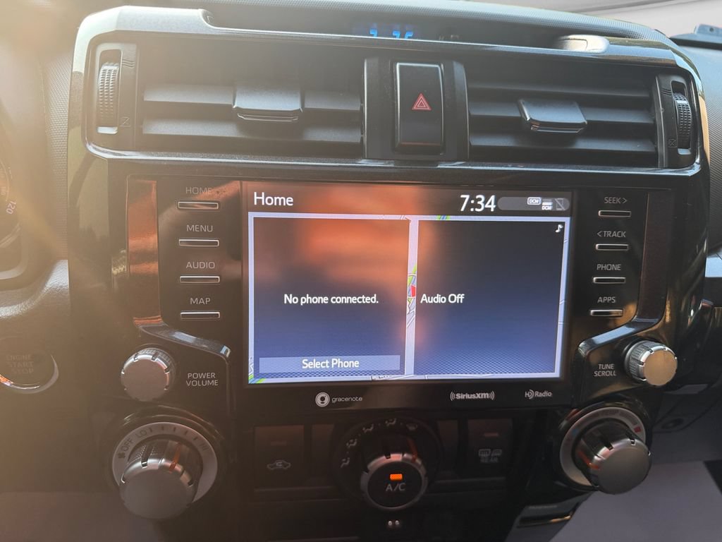 Used 2021 Toyota 4Runner Venture w/ Moonroof Package AWD/4WD image 29