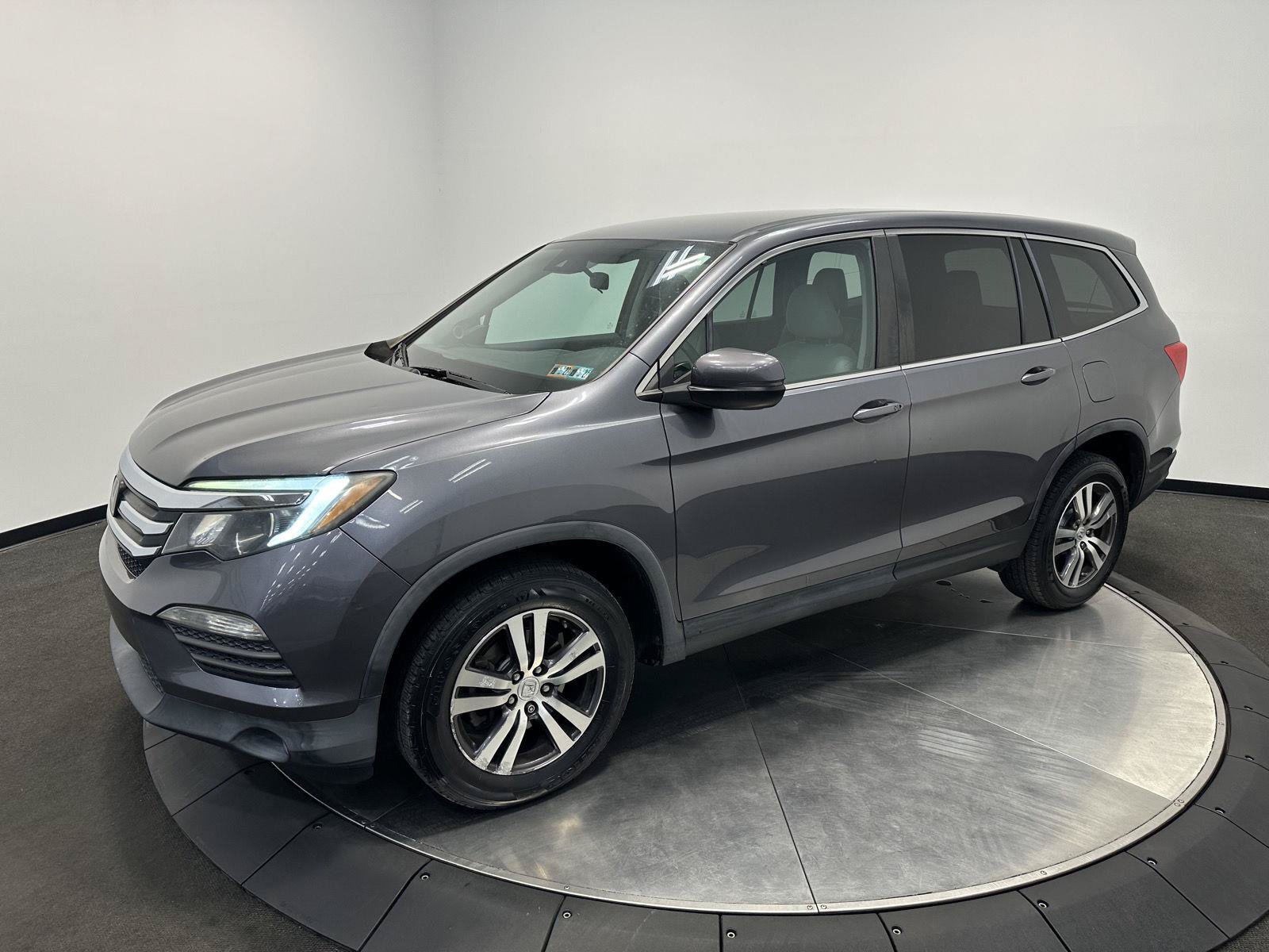 Used 2016 Honda Pilot EX image 4