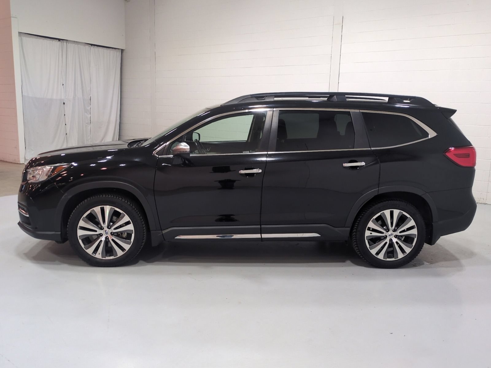Used 2019 Subaru Ascent Touring w/ Popular Package #2A AWD/4WD image 6