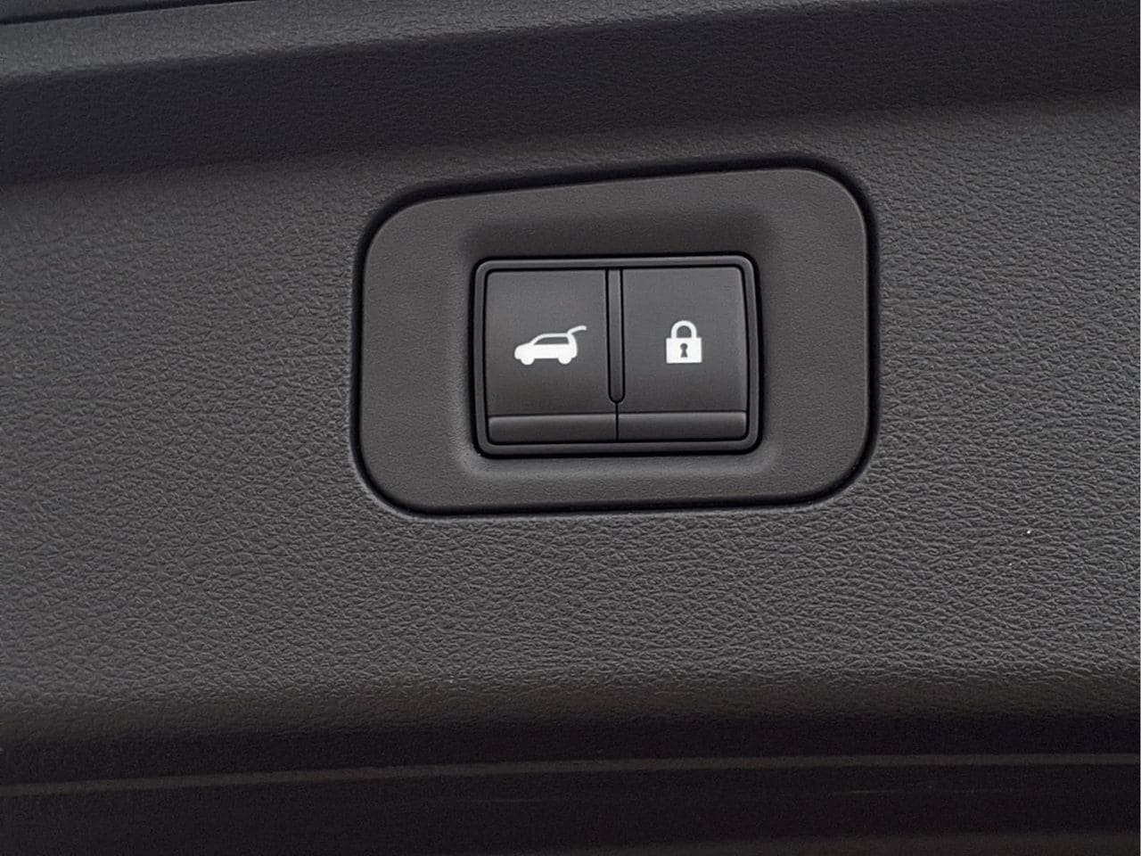 Used 2025 Nissan Armada SL AWD/4WD image 6
