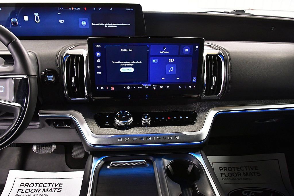 Used 2025 Ford Expedition Tremor image 26