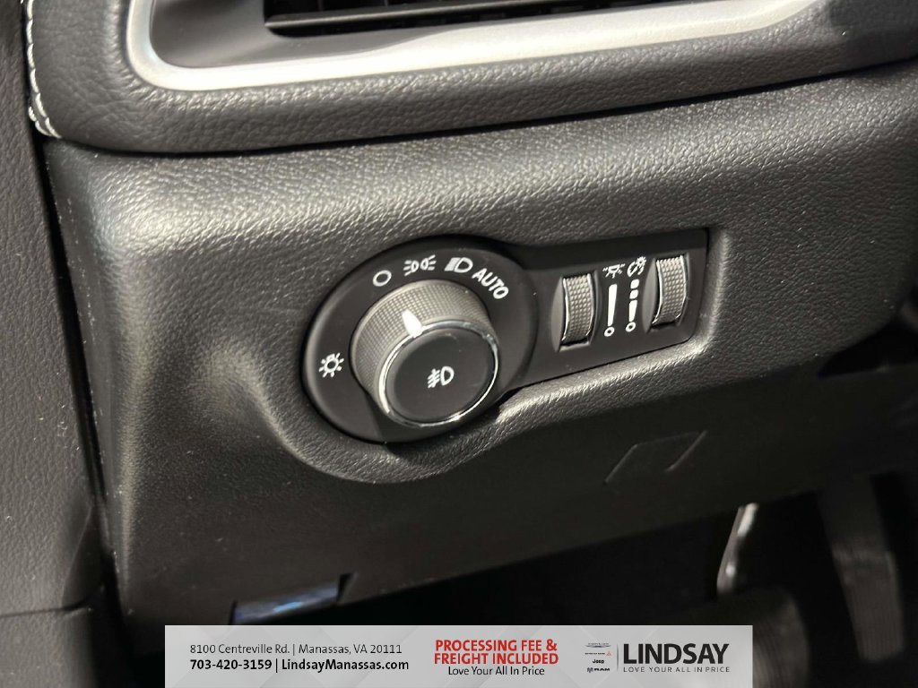 New 2026 Chrysler Pacifica Select w/ S Appearance Package FWD image 27