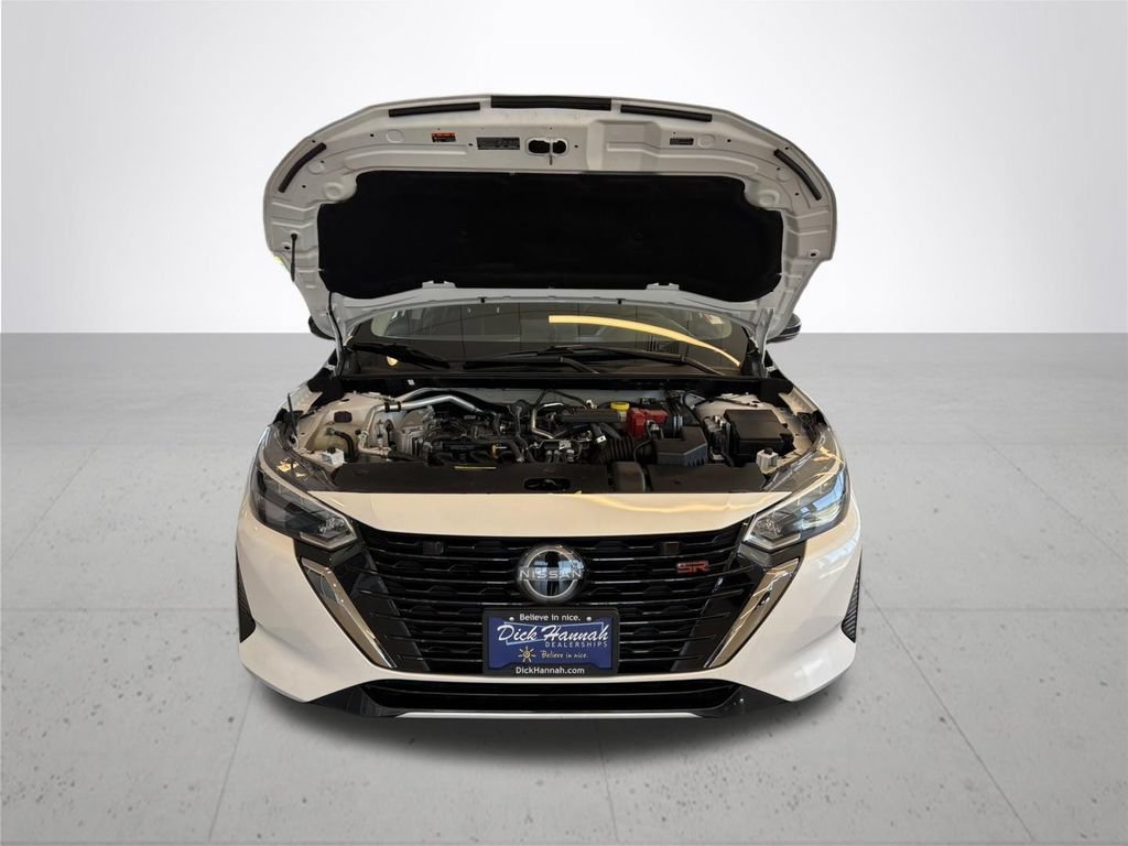 Certified 2025 Nissan Sentra SR FWD image 5