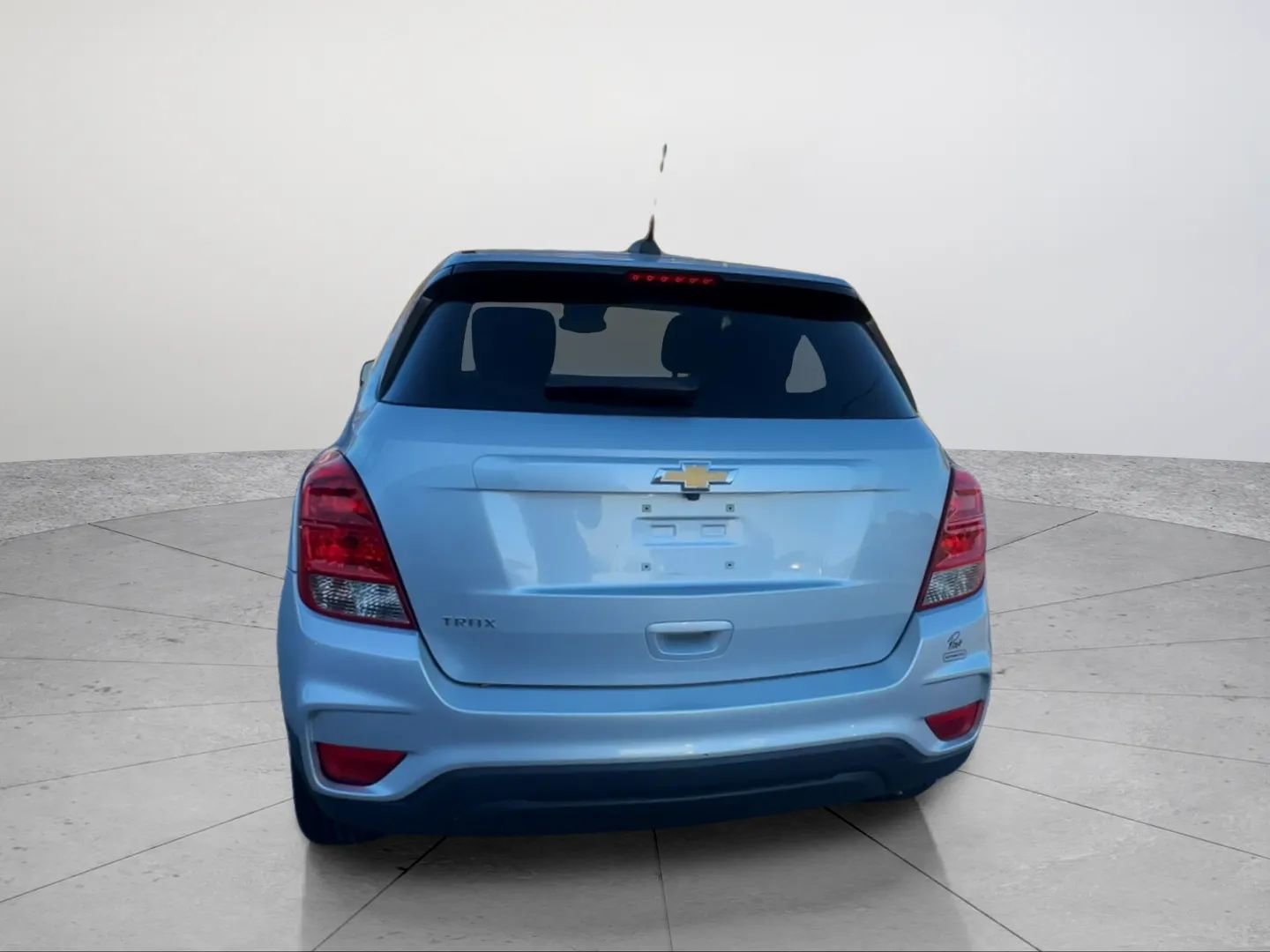 Used 2020 Chevrolet Trax LS w/ Tint and Cruise Package image 4