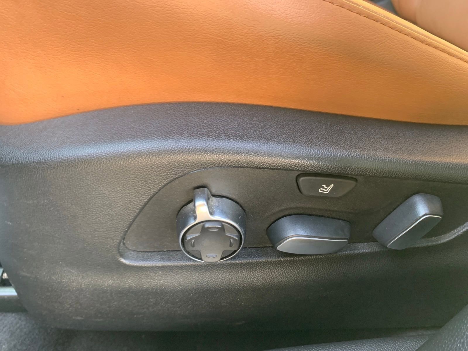 Used 2020 Cadillac XT4 Premium Luxury image 14