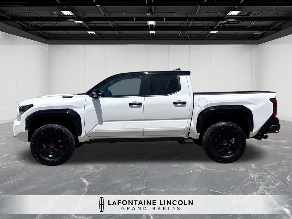 Used 2025 Toyota Tacoma TRD Pro AWD/4WD image 2