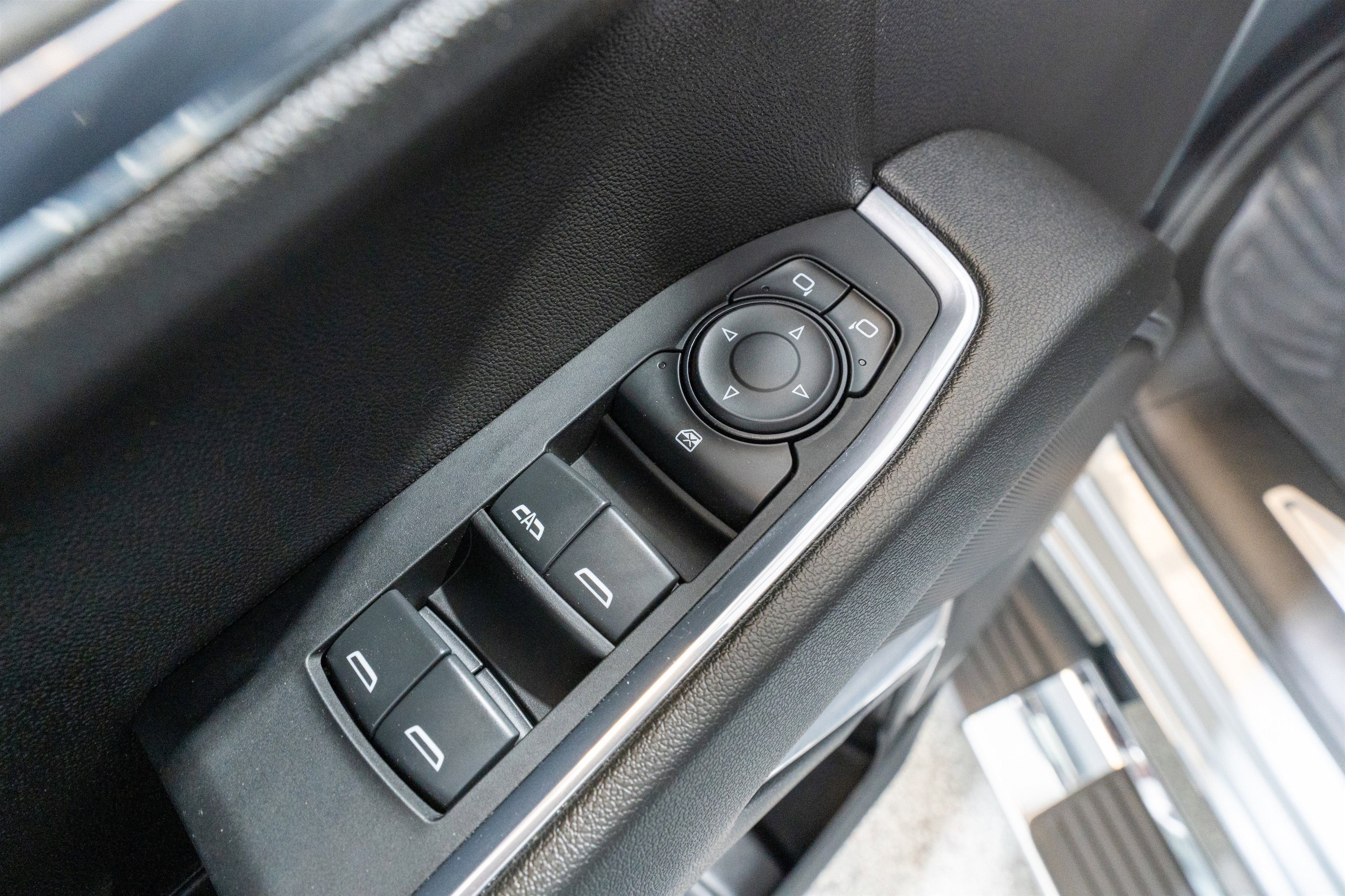 Used 2024 Chevrolet Silverado 1500 LT w/ Z71 Off-Road Package image 15