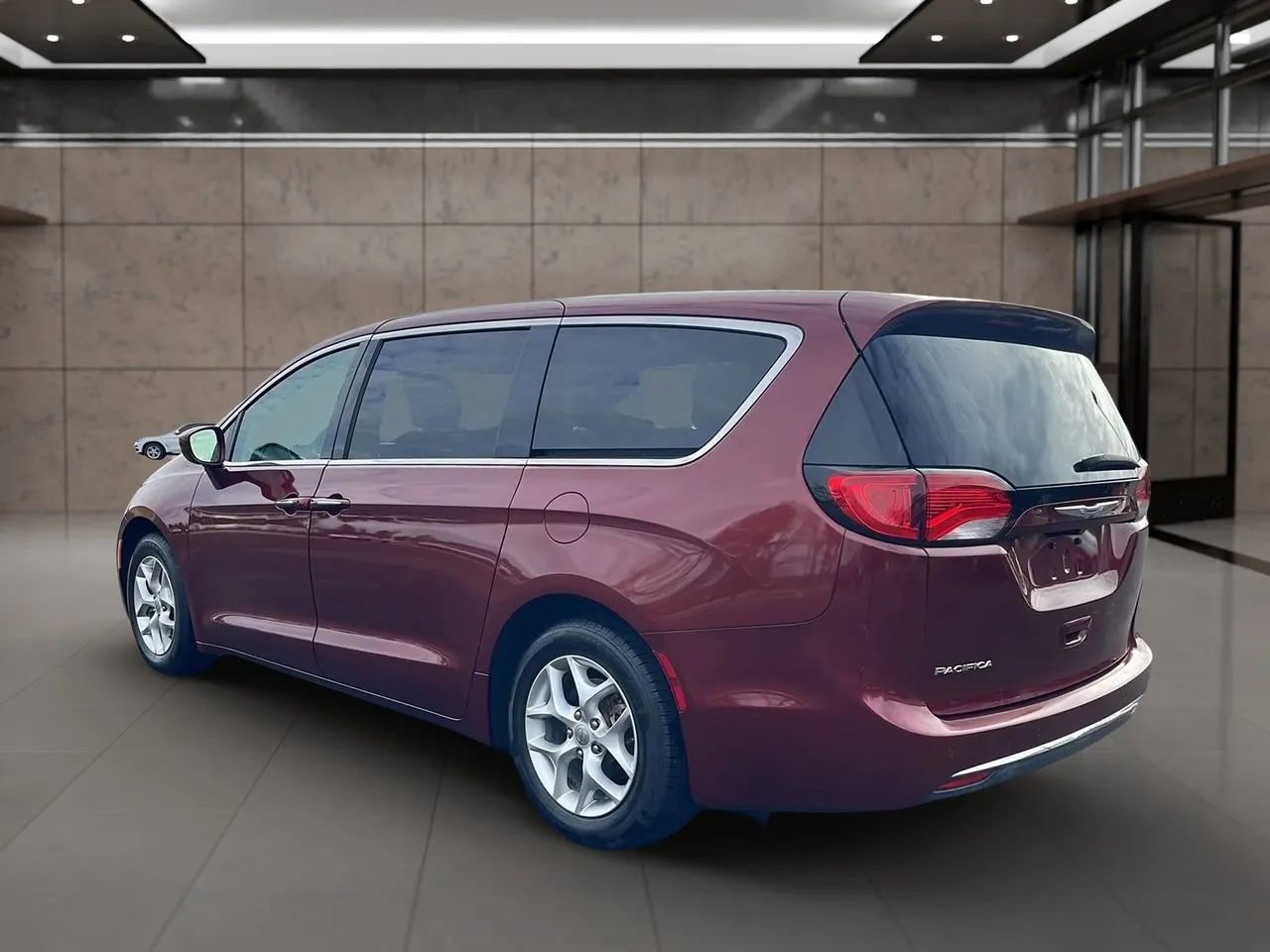 Used 2019 Chrysler Pacifica Touring Plus w/ Tire & Wheel Group image 3