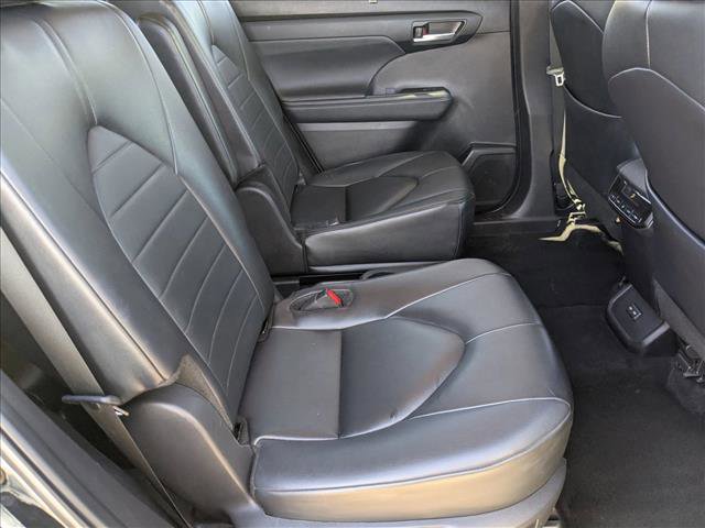 Used 2024 Toyota Highlander XLE image 23