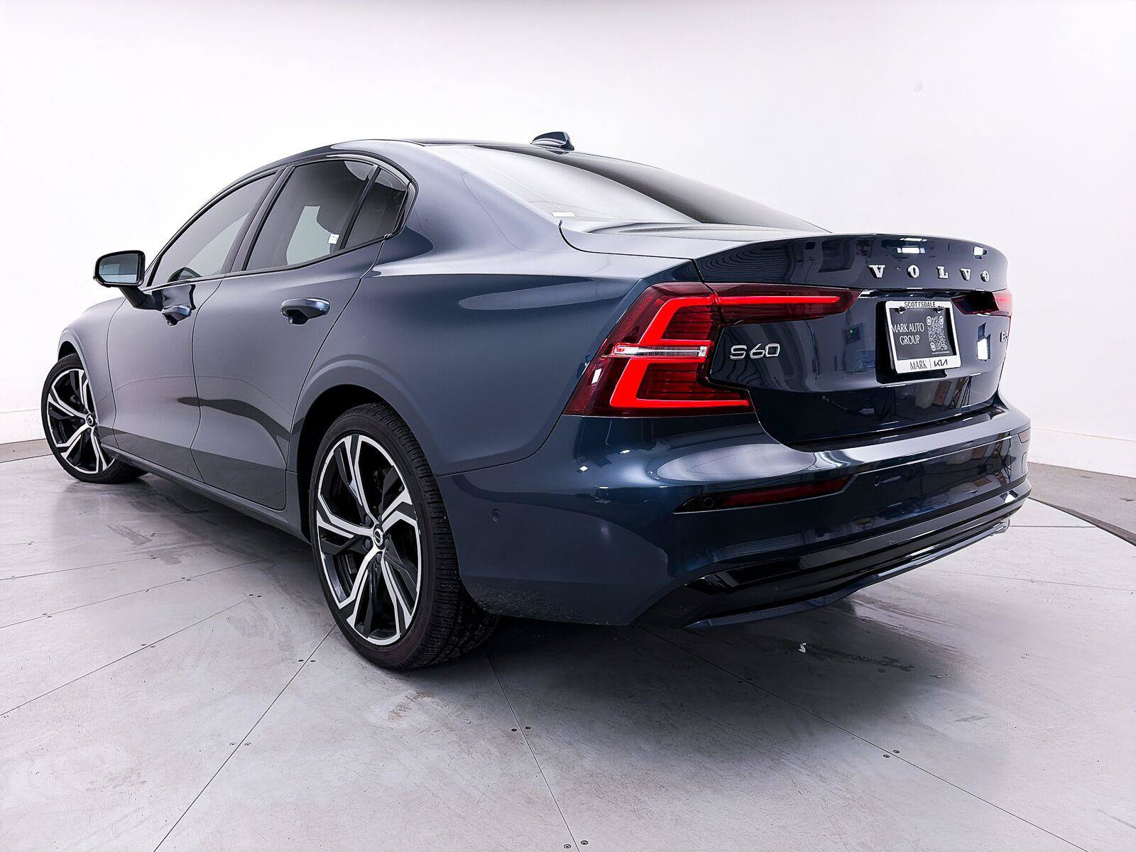 Used 2024 Volvo S60 B5 Plus FWD image 2