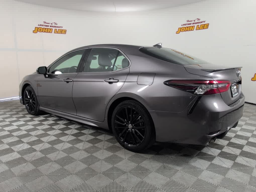 Used 2024 Toyota Camry XSE FWD image 3