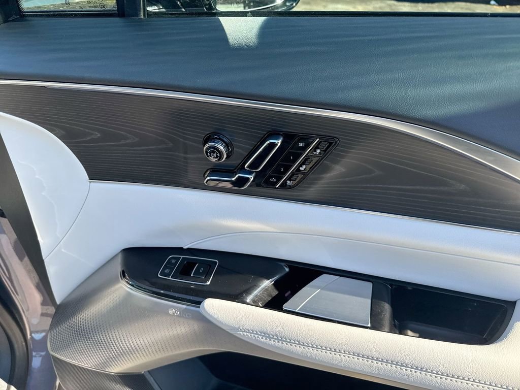 Used 2025 Cadillac Lyriq Luxury w/ LPO, Floor Liner Package image 32