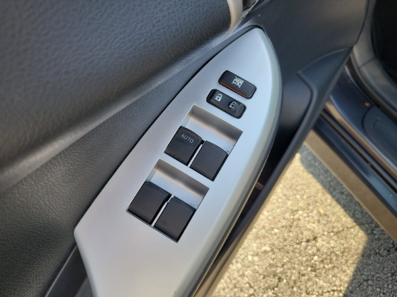 Used 2012 Toyota Corolla S FWD image 13
