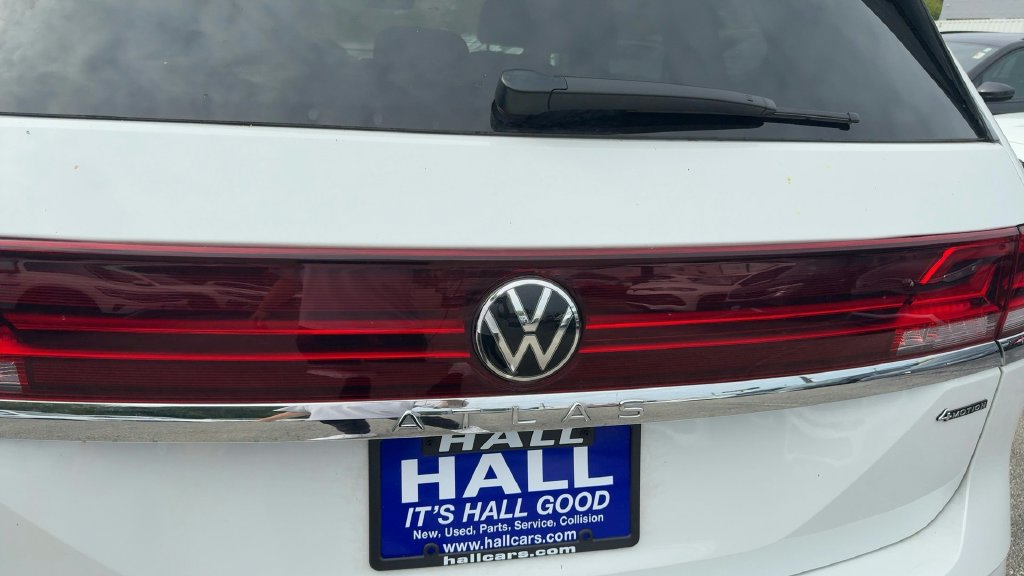 Used 2024 Volkswagen Atlas SEL AWD/4WD image 29