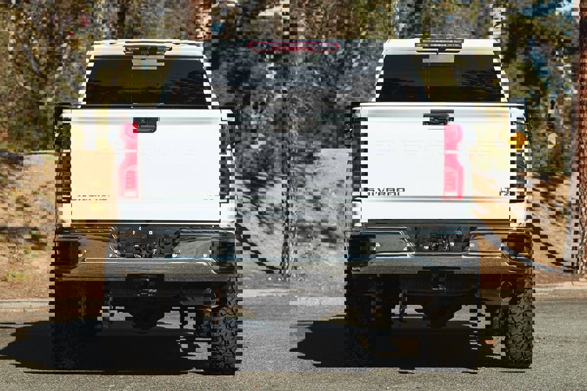 Used 2024 Chevrolet Silverado 2500 LTZ w/ LTZ Convenience Package image 11