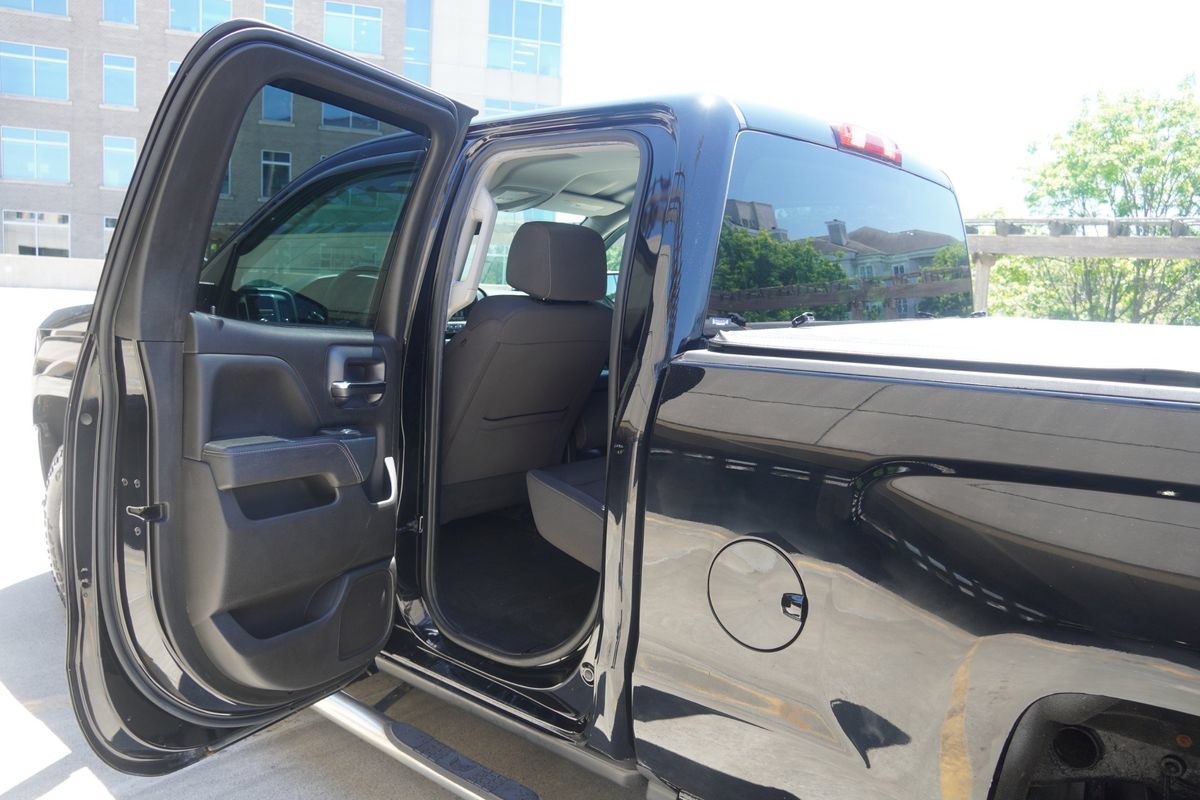 Used 2018 Chevrolet Silverado 1500 LT AWD/4WD image 12