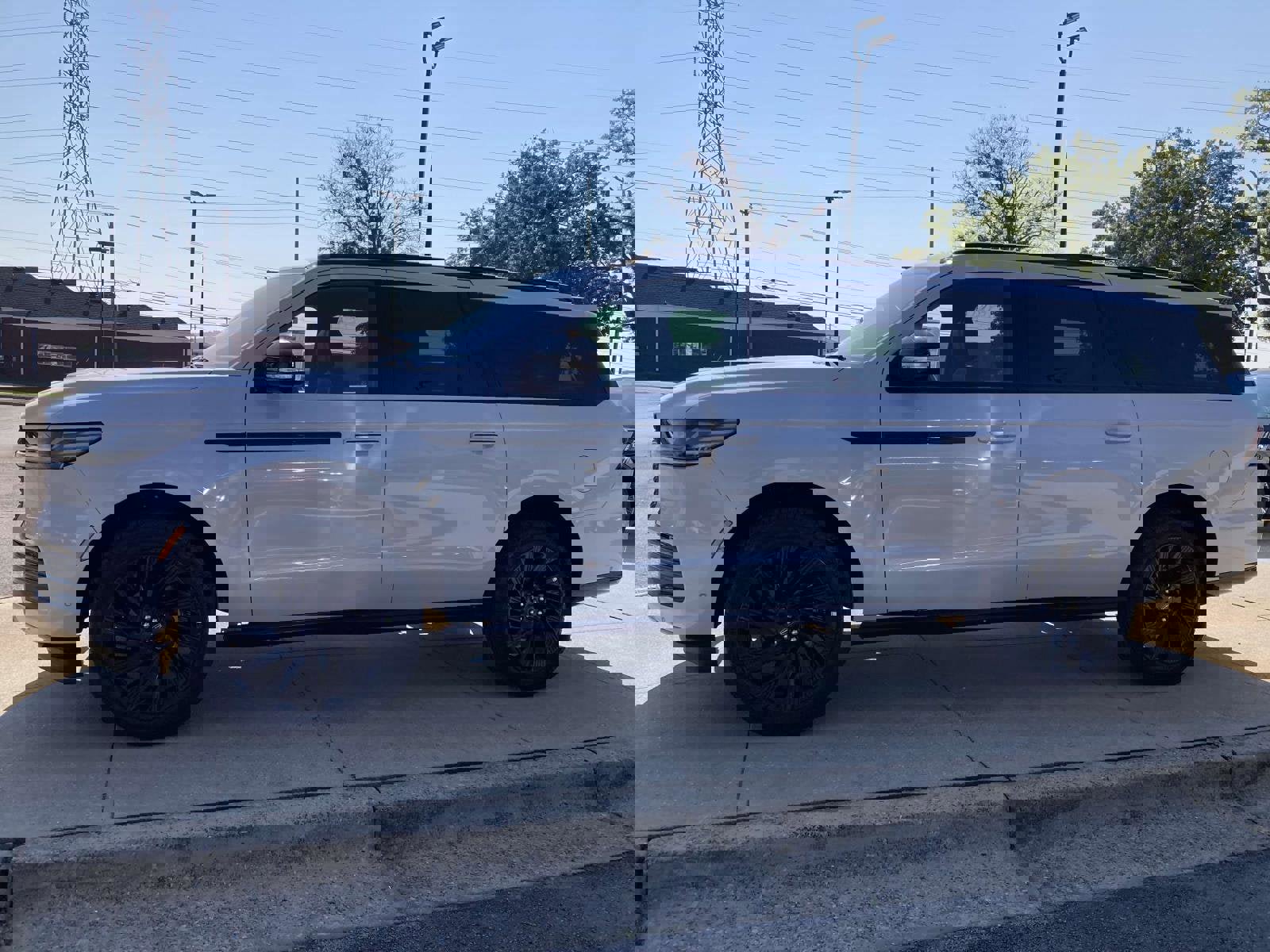 New 2025 Lincoln Navigator L Reserve w/ Jet Appearance Package image 8