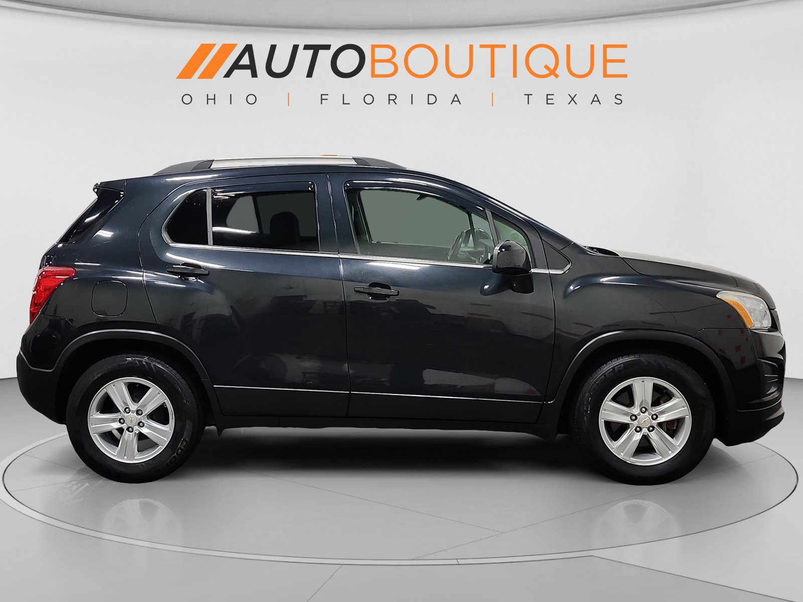 Used 2016 Chevrolet Trax LT w/ LT Sun and Sound Package FWD image 6