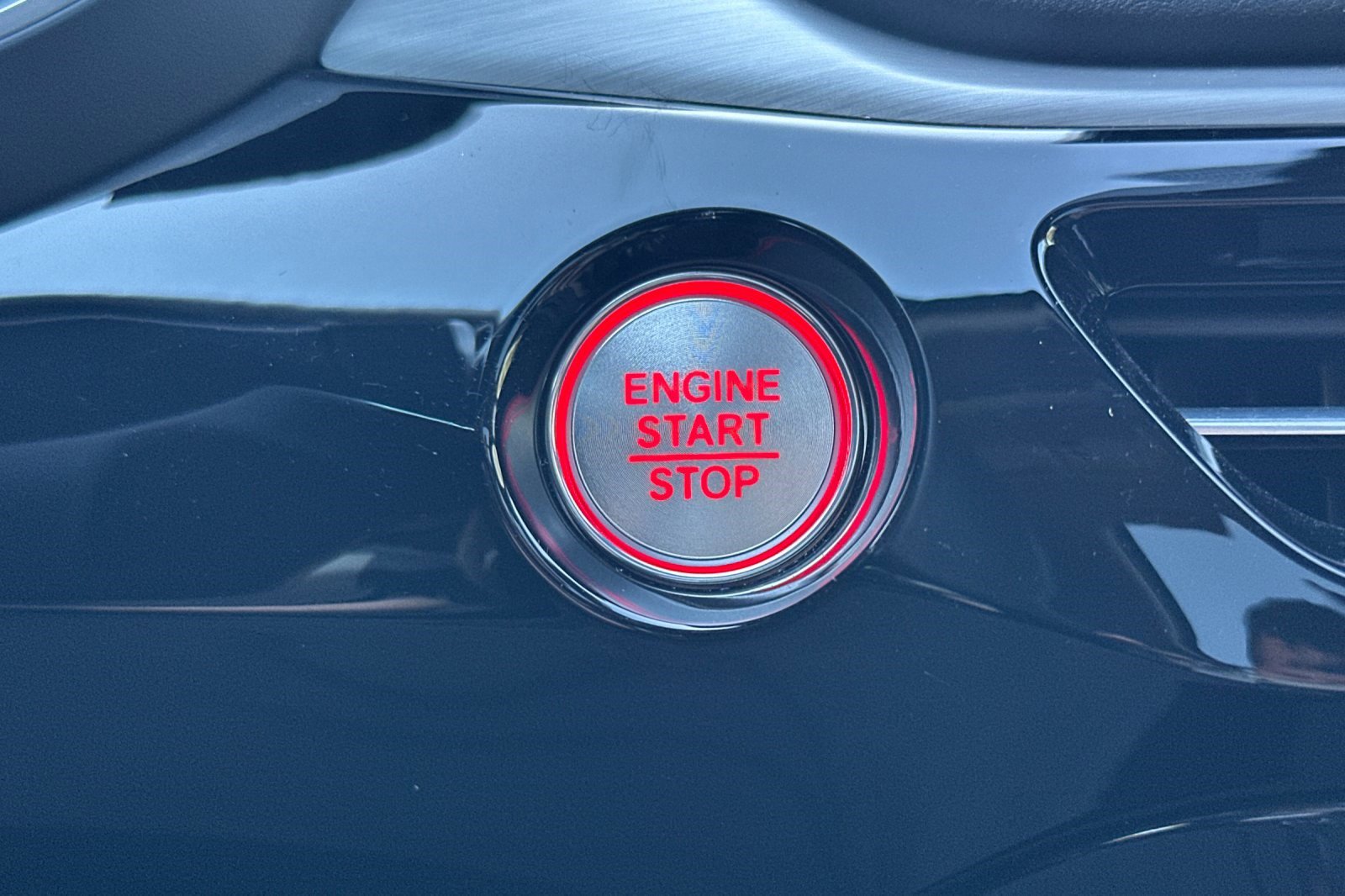 Certified 2025 Acura MDX FWD w/ Technology Package image 29