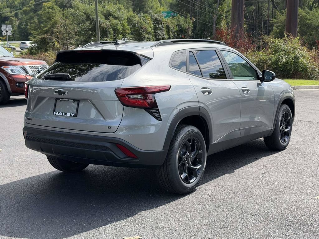 New 2026 Chevrolet Trax LT w/ Driver Confidence Package FWD image 20