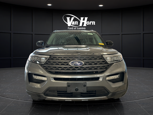 Used 2022 Ford Explorer XLT w/ Equipment Group 202A AWD/4WD image 2