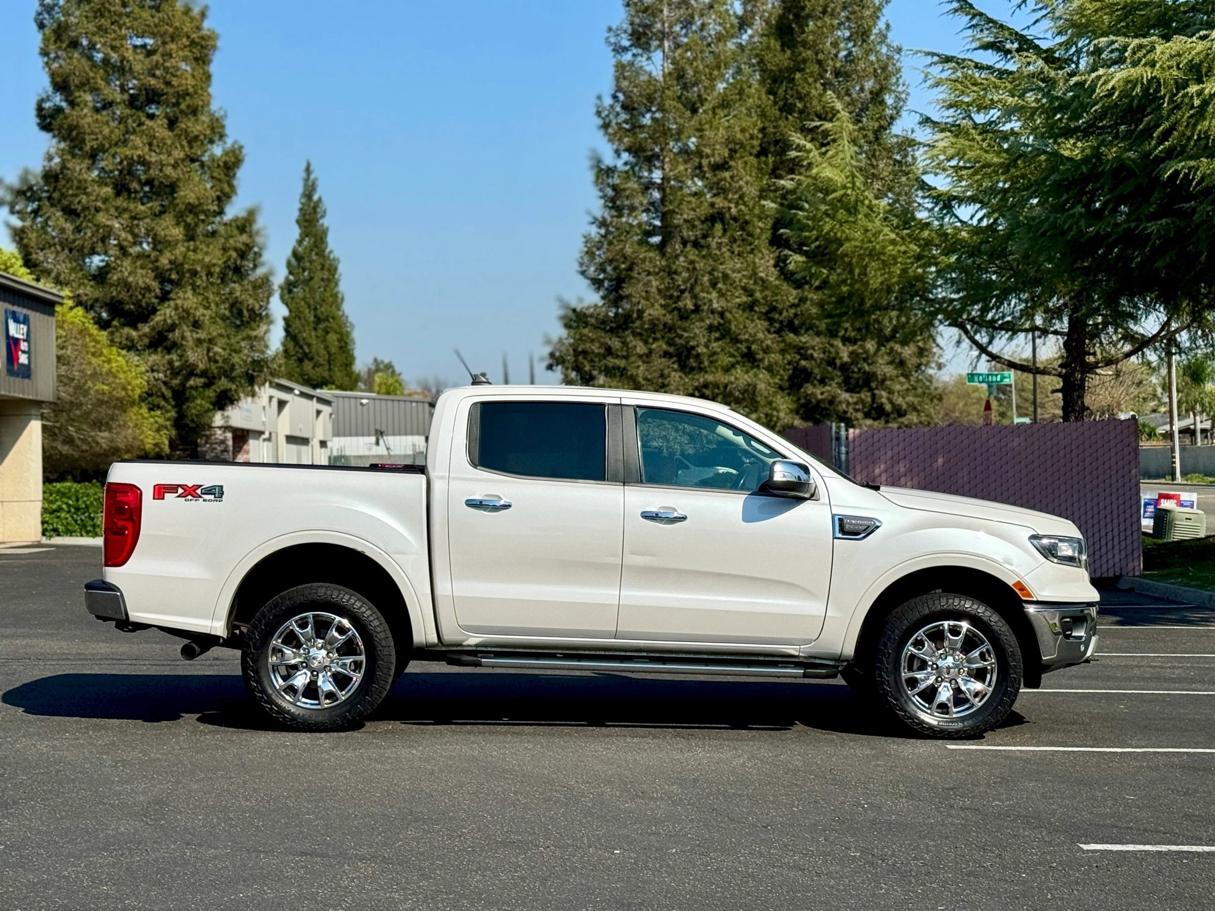 Used 2020 Ford Ranger Lariat w/ Equipment Group 501A Mid image 2