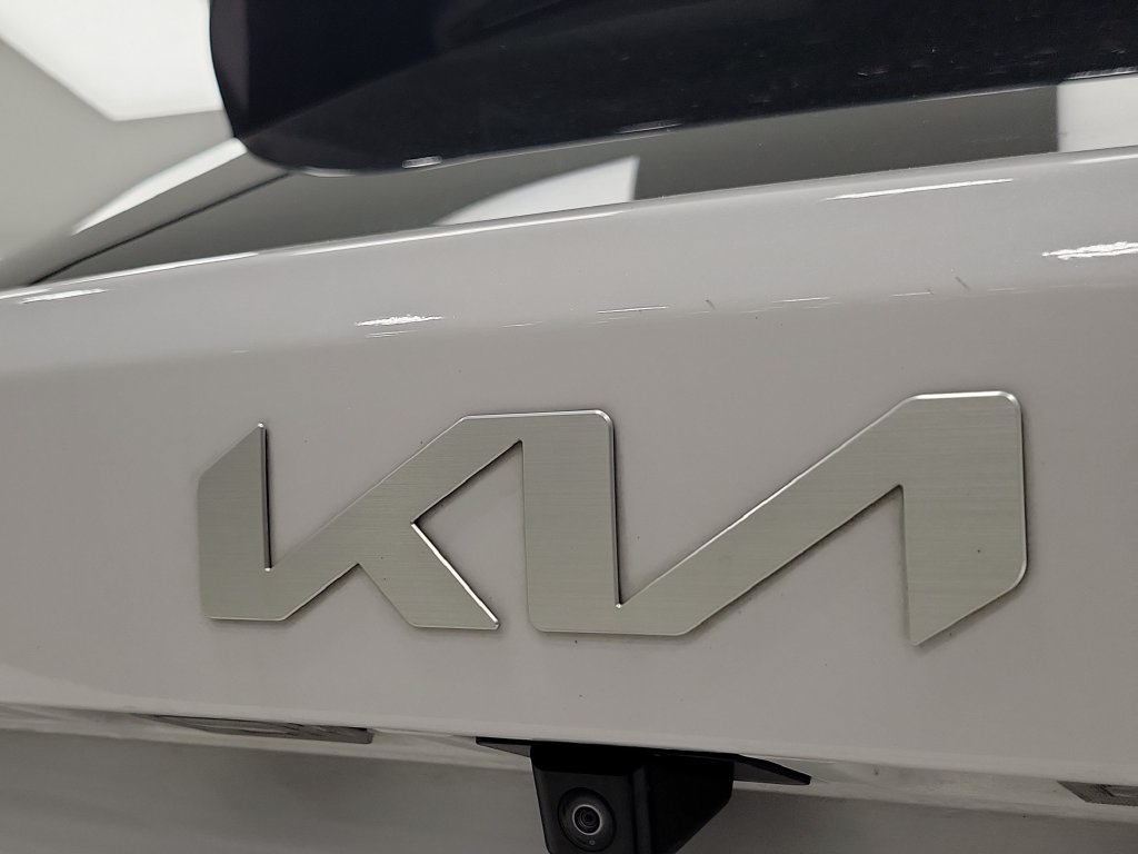 Used 2024 Kia Sorento S AWD/4WD image 6