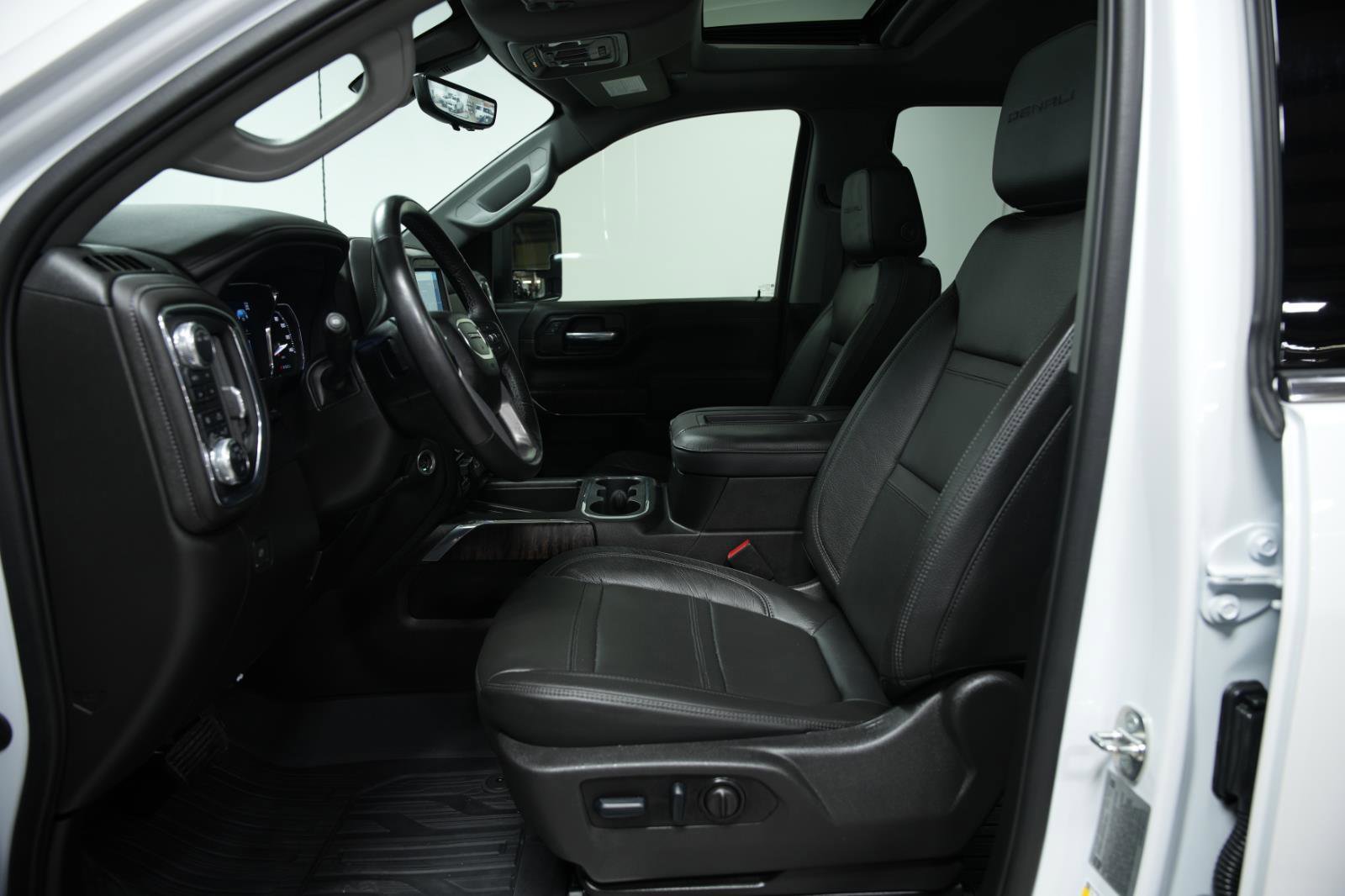 Used 2022 GMC Sierra 2500 Denali w/ Denali Ultimate Package image 26
