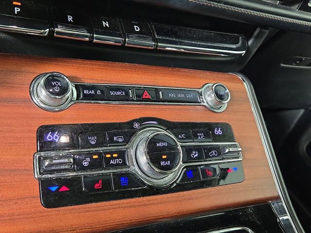 Used 2020 Lincoln Aviator Reserve w/ Equipment Group 201A image 20