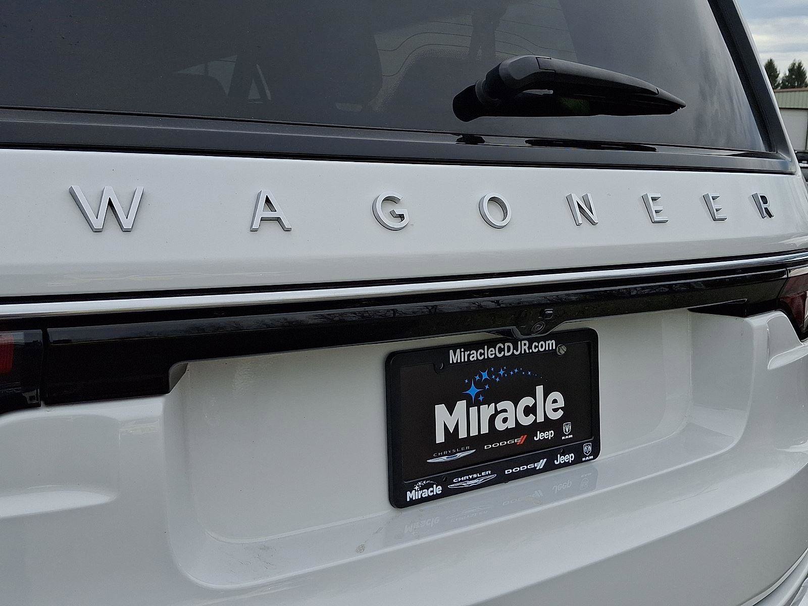 Certified 2025 Jeep Wagoneer L 4WD image 31