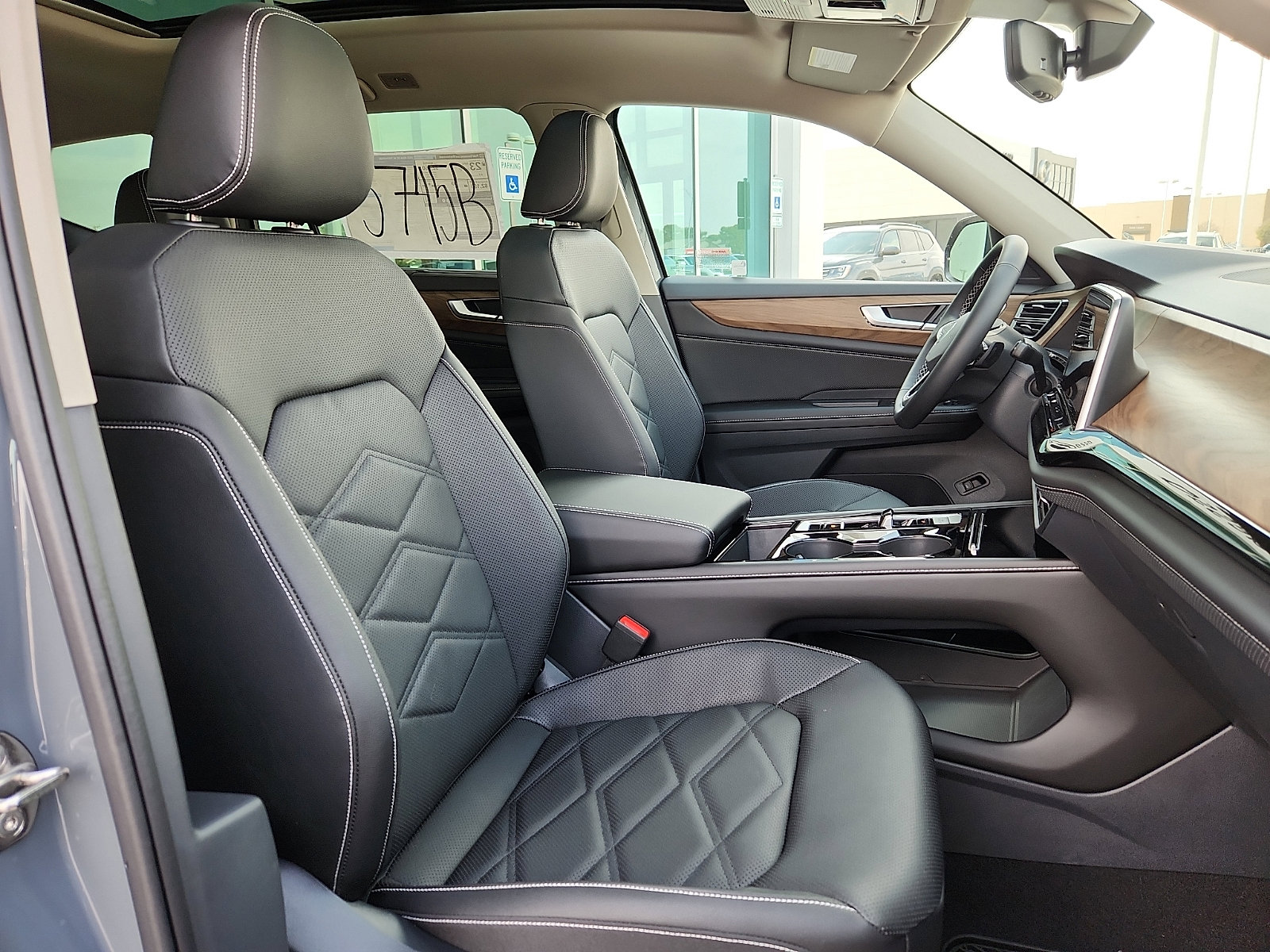 New 2026 Volkswagen Atlas SE image 15