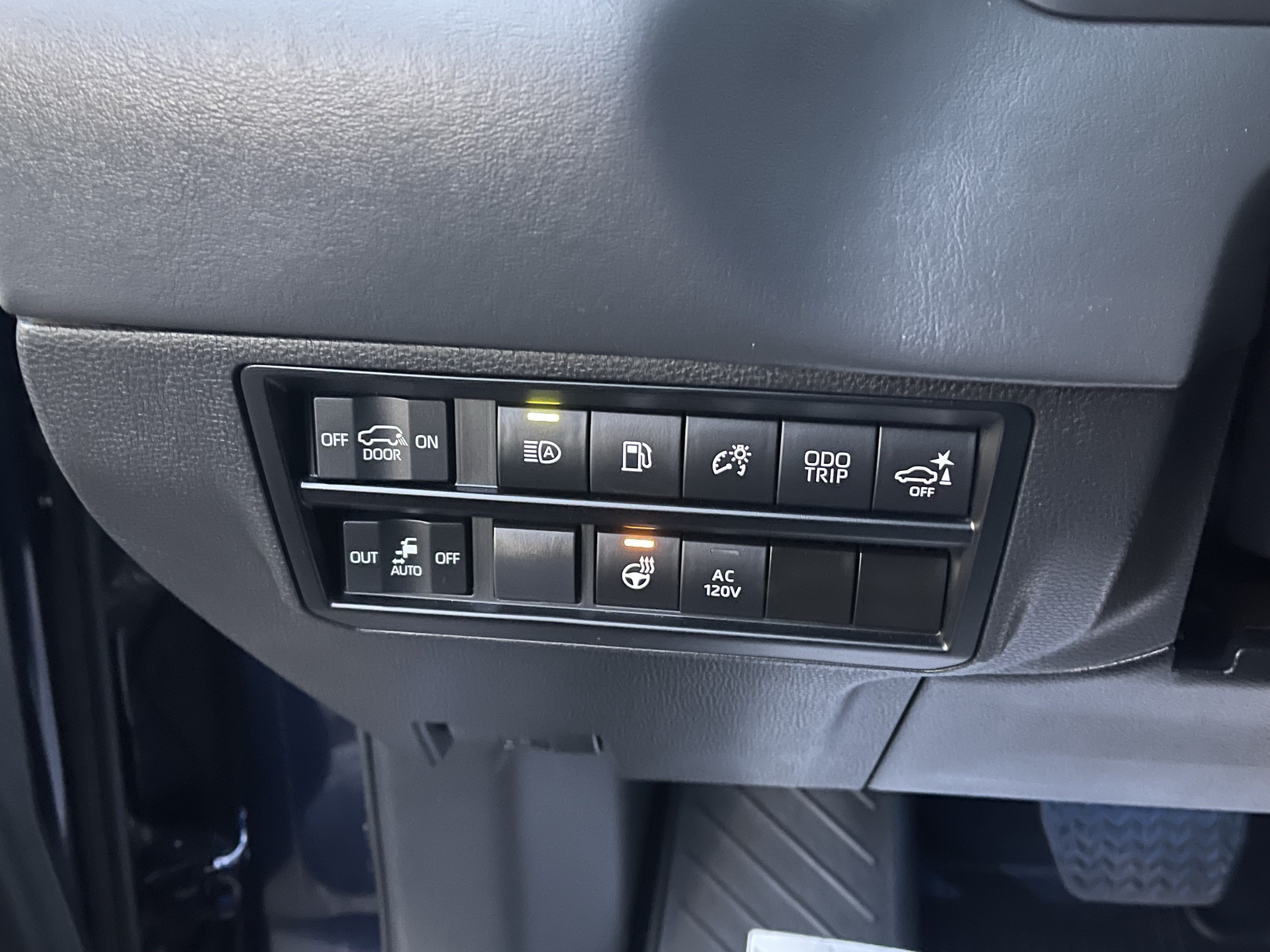 Certified 2024 Toyota Sequoia Platinum AWD/4WD image 25