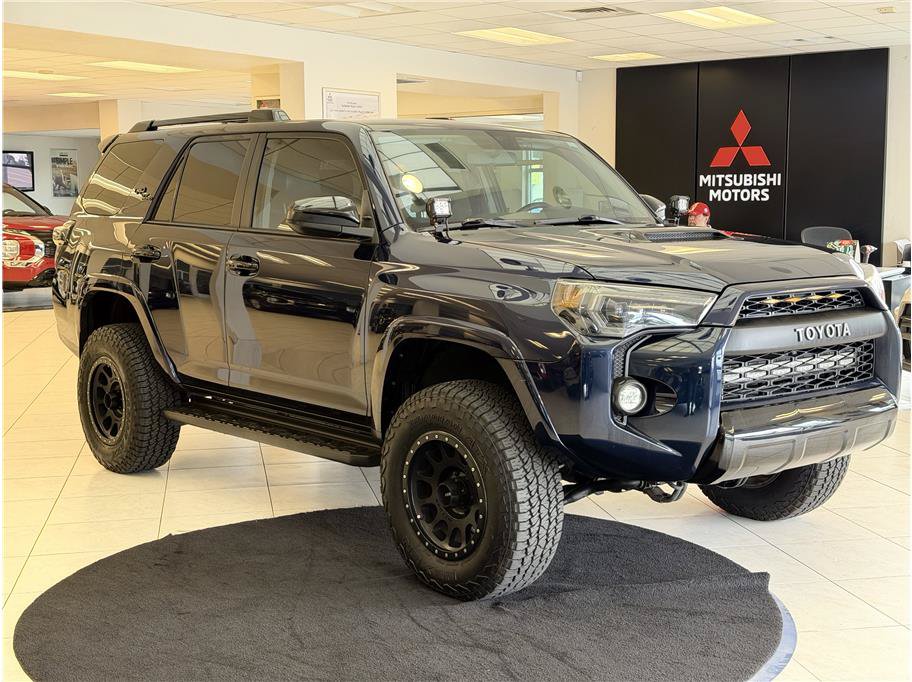 Used 2019 Toyota 4Runner TRD Off-Road AWD/4WD image 3
