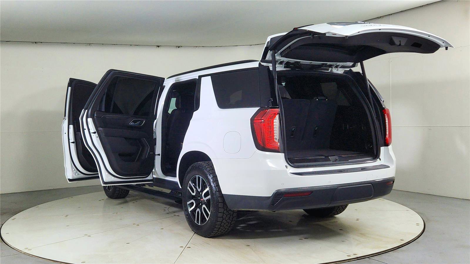 Used 2021 GMC Yukon AT4 w/ AT4 Premium Plus Package image 11
