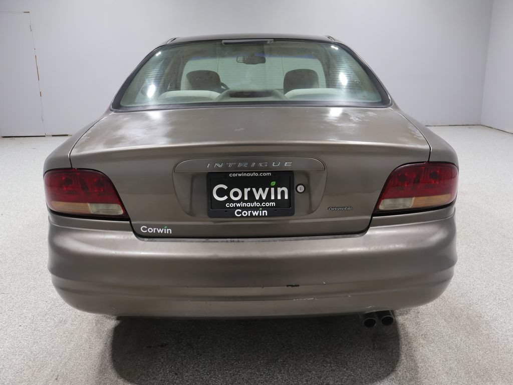 Used 2000 Oldsmobile Intrigue GL FWD image 3