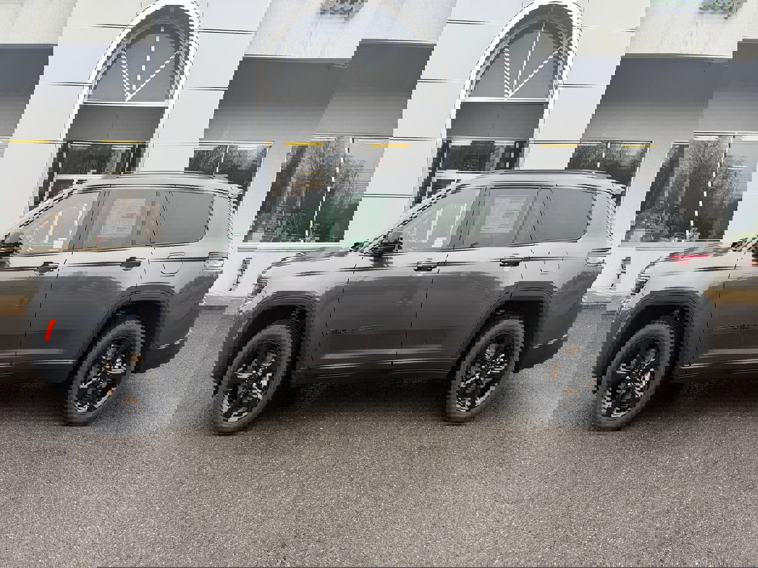 New 2026 Jeep Grand Cherokee L Limited w/ Limited Altitude Package image 2