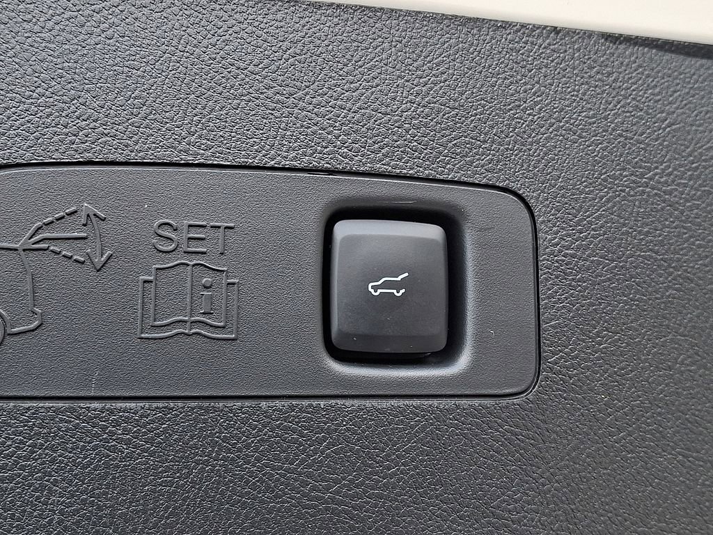 Used 2023 Lincoln Corsair AWD w/ Equipment Group 101A image 29