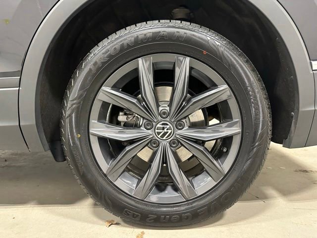 Certified 2024 Volkswagen Tiguan SE AWD/4WD image 22