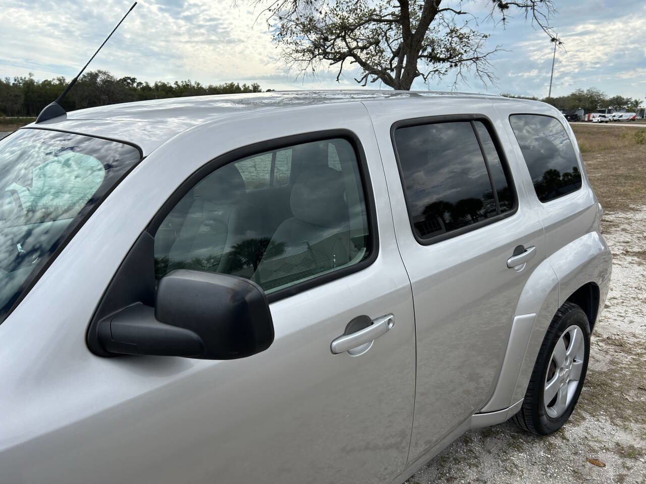 Used 2007 Chevrolet HHR LS image 11