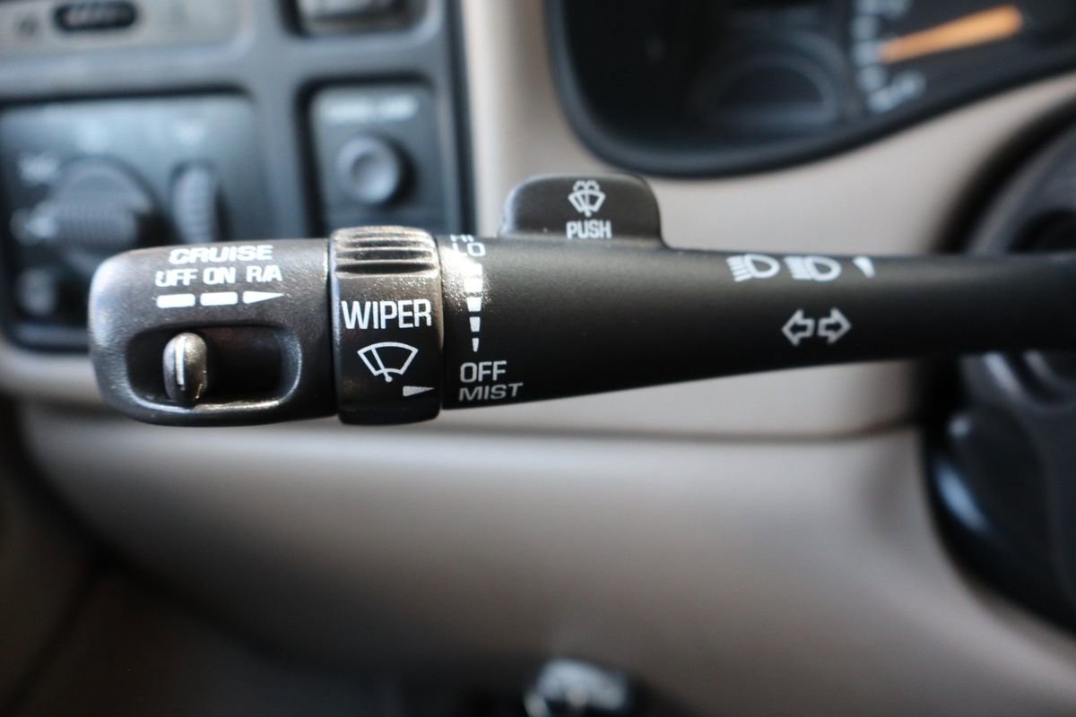 Used 2002 Chevrolet Silverado 1500 LS w/ Heavy Duty Suspension Pkg AWD/4WD image 29