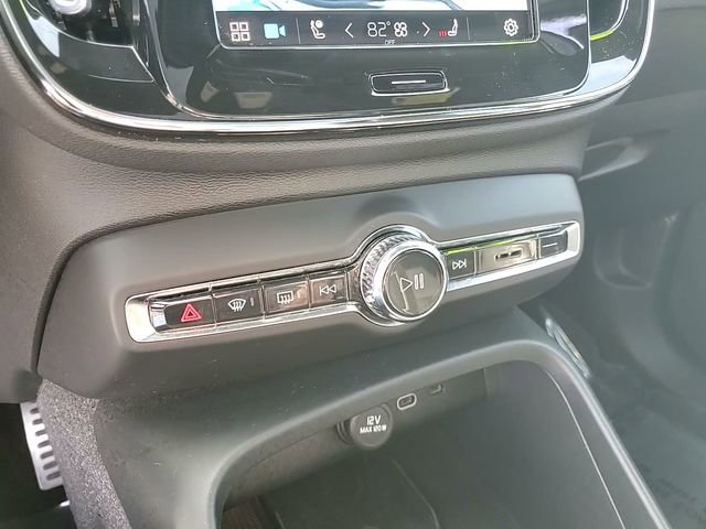 Used 2021 Volvo XC40 P8 Recharge w/ Advanced Package image 24