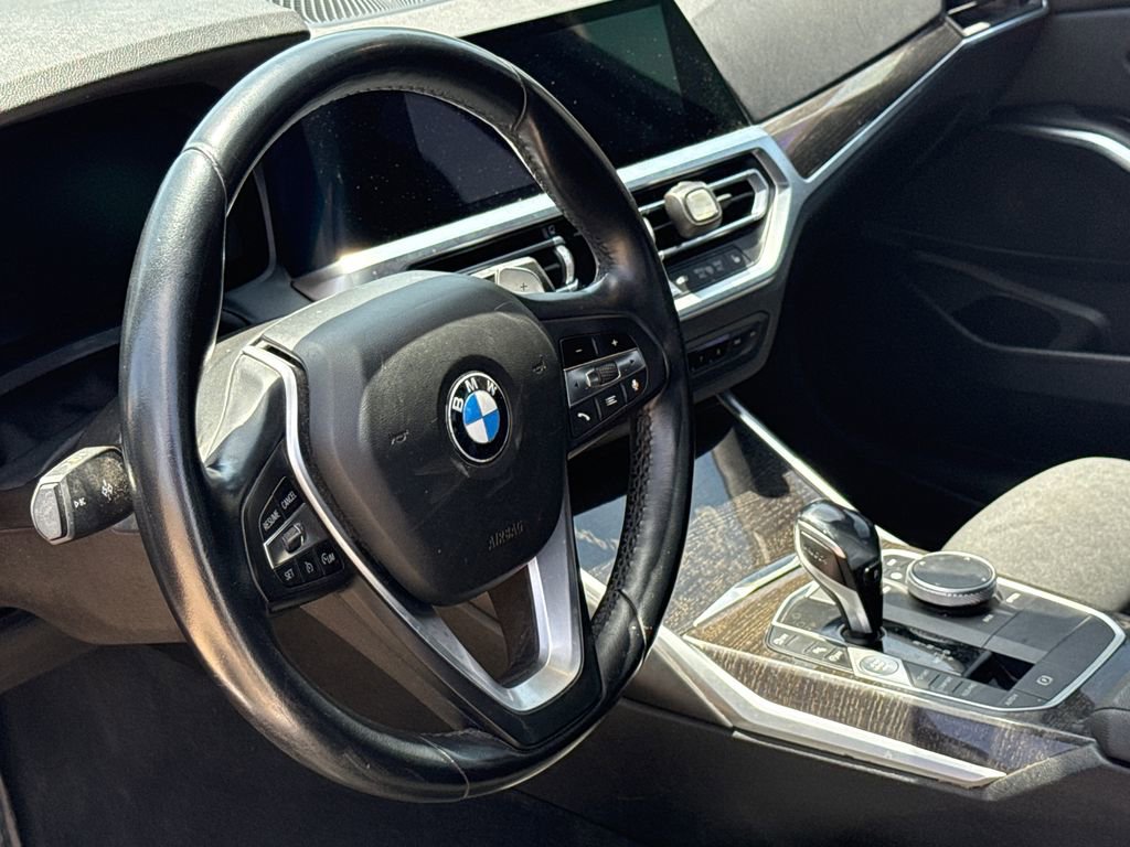 Used 2020 BMW 330i Sedan w/ Convenience Package RWD image 17