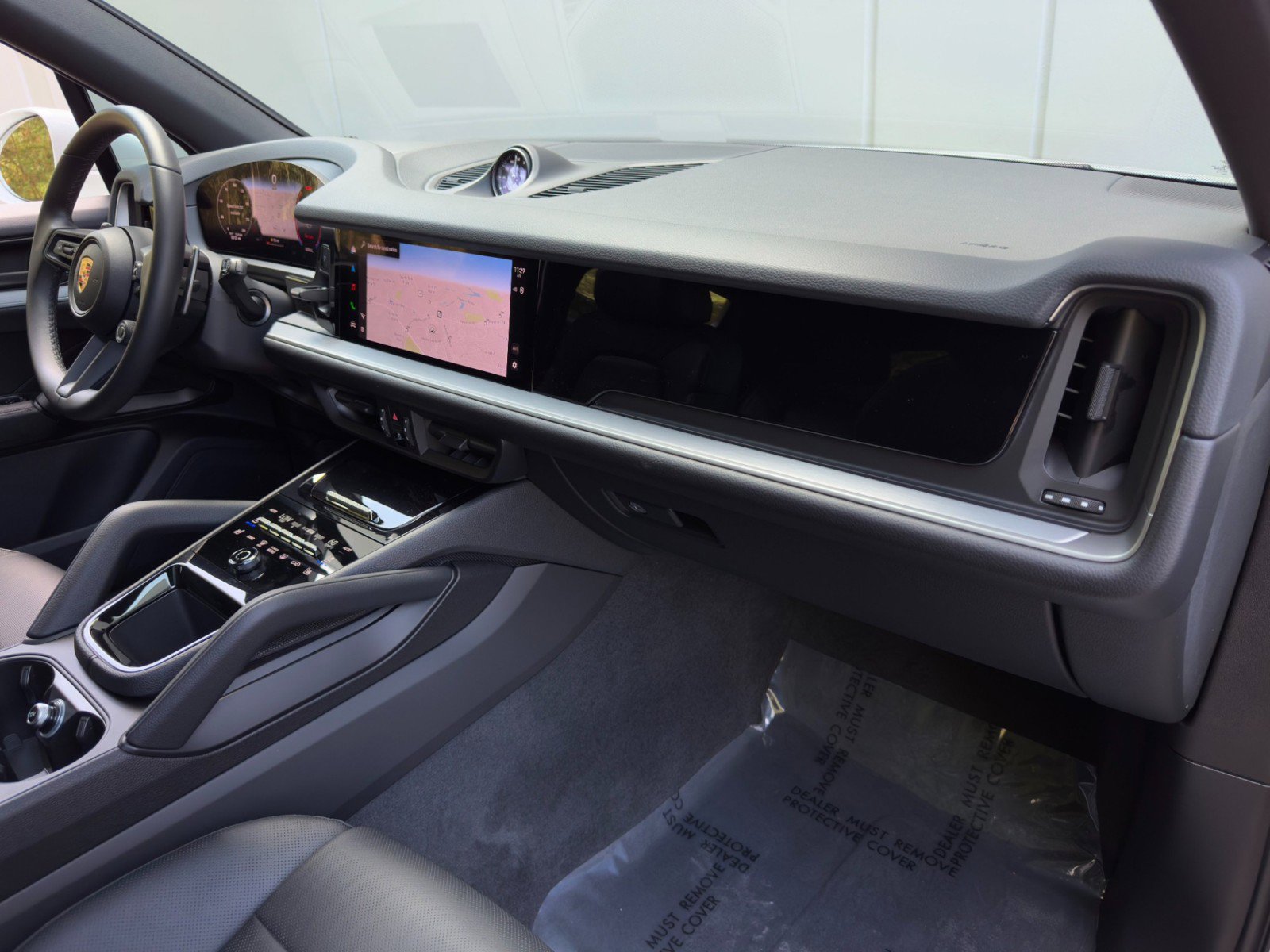 Used 2024 Porsche Cayenne S w/ Premium Package Plus image 15